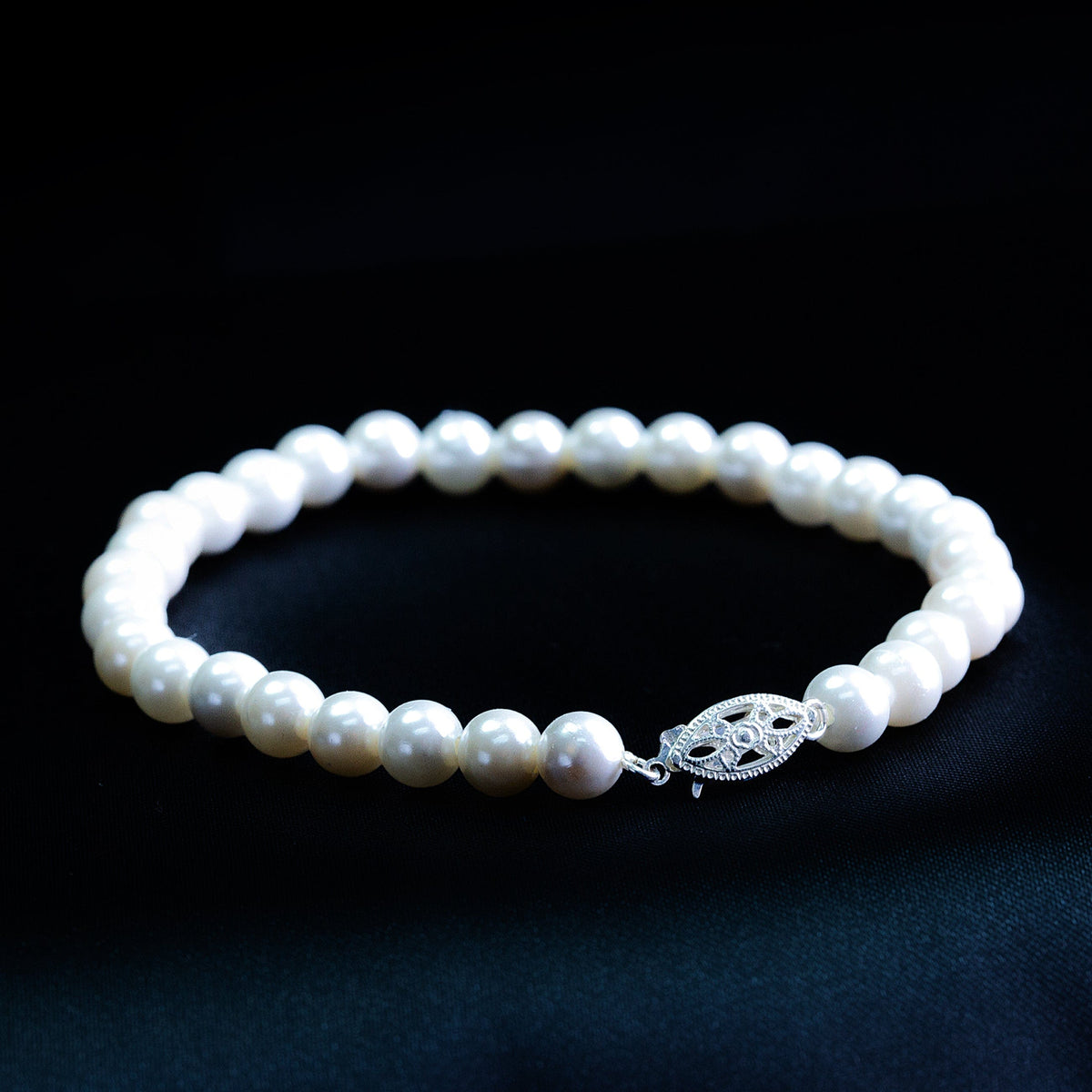 Pearl Bracelet with Sterling Silver Clasp
