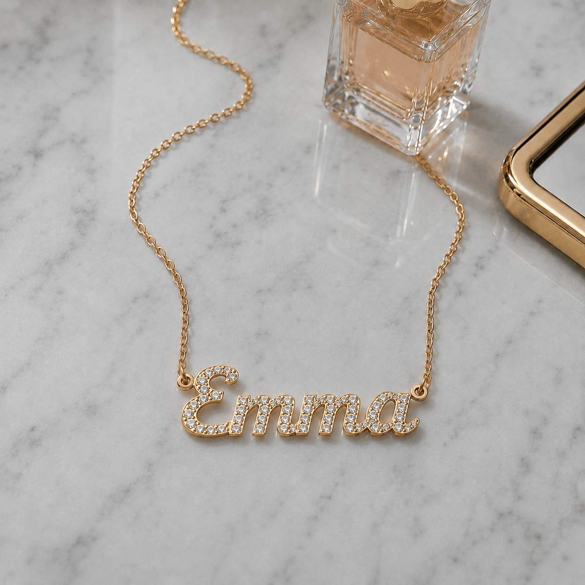 Emma_necklace_lifestyle_photo